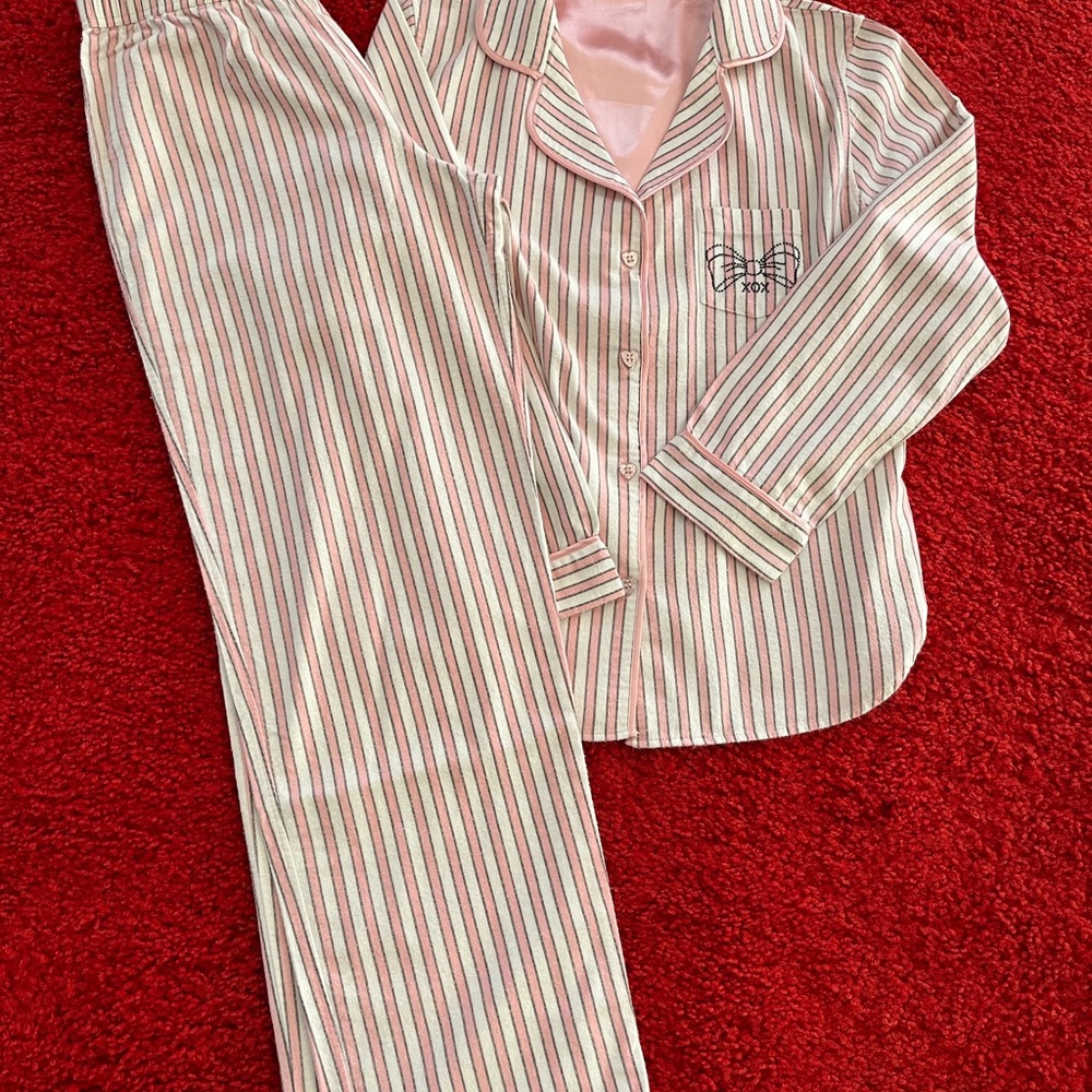Pajama set - Picture 2 of 10